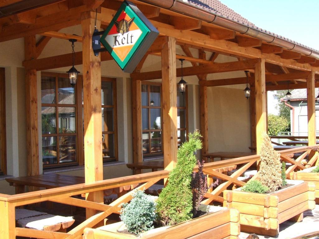 Penzion Julkin Dvor Krupina Экстерьер фото